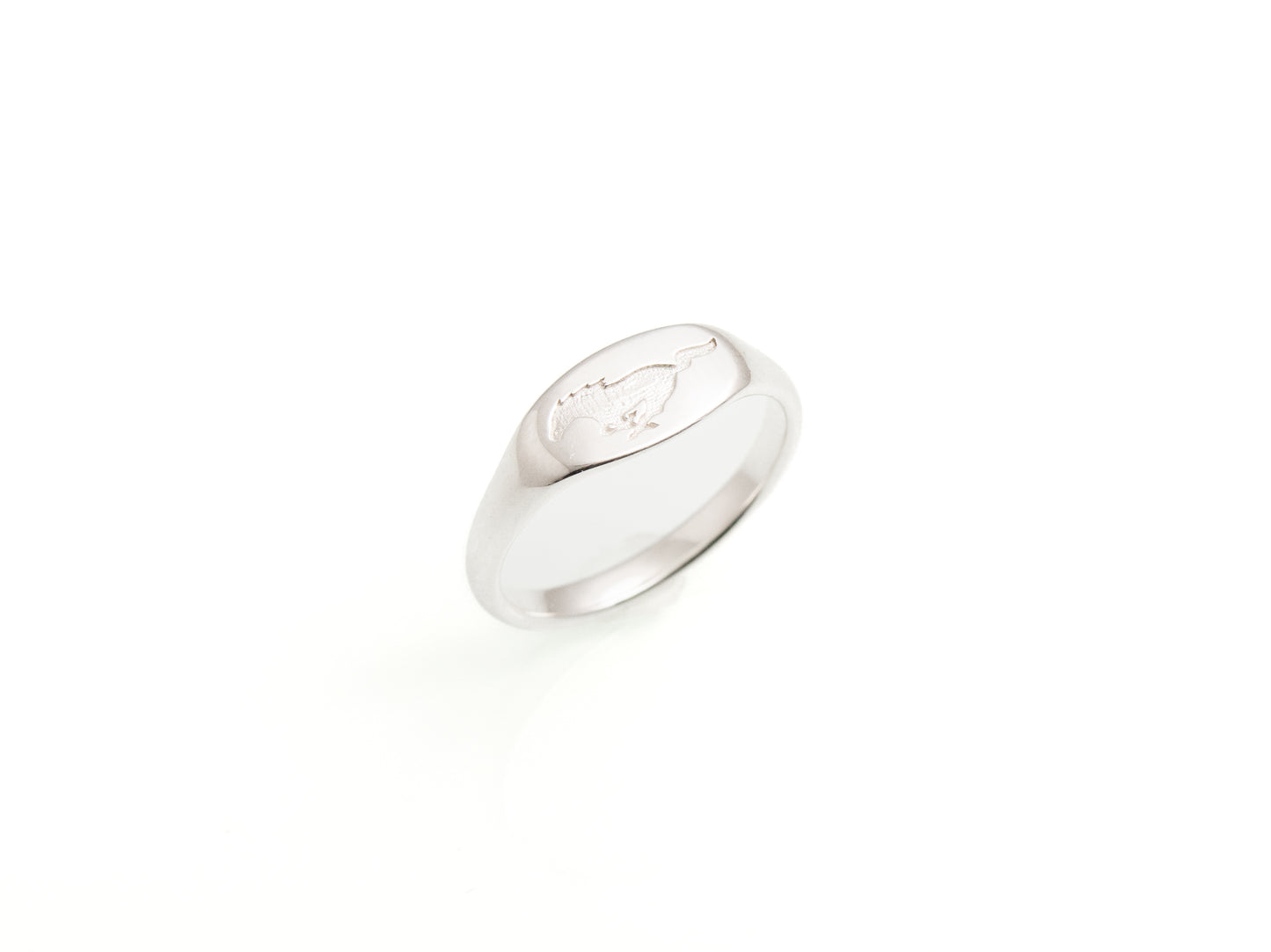 Mustang Queen Ring